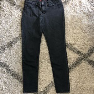 🎀5 FOR $5🎀 ELLE Black Skinny Jeans